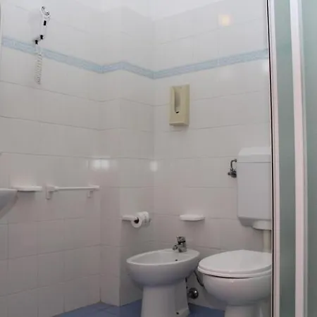 Hotel Meublé Nautic 2*